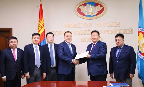 Ардчиллын нэр баригчид МАН-ын хамгаалагчид болсон уу?